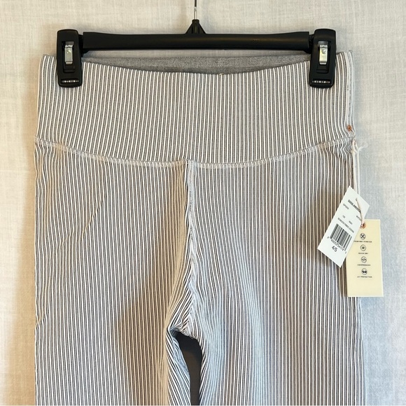 NWT GOOD AMERICAN Seamless Core Power Ribbed Leggings Size 4/5 Large - XL - Picture 4 of 5